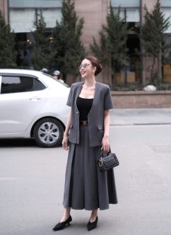 Set blazer cộc tay mix chân váy xếp li dài
