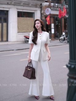 Quần trắng ống loe cạp giữa